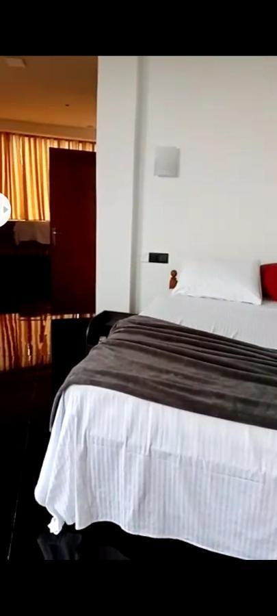 كاتوناياكى Qiqi Airport Villa المظهر الخارجي الصورة